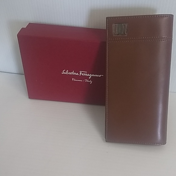 Salvatore Ferragamo leather wallet made in Italy